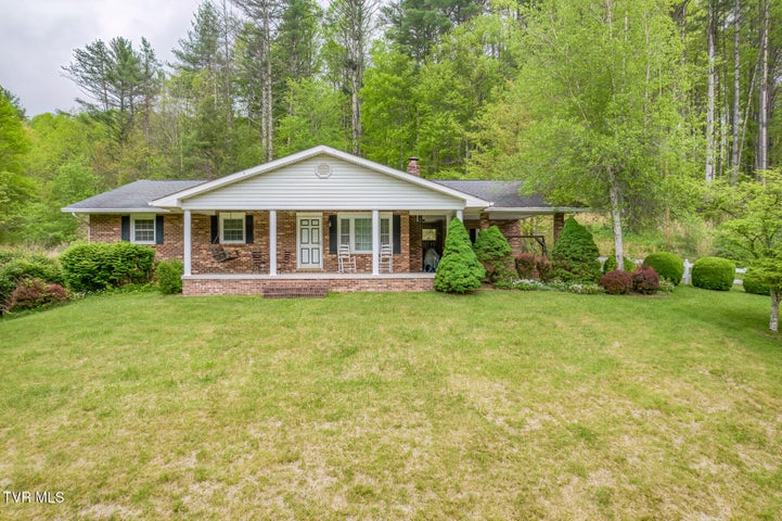 1st photo of 953 Hubert Taylor Road