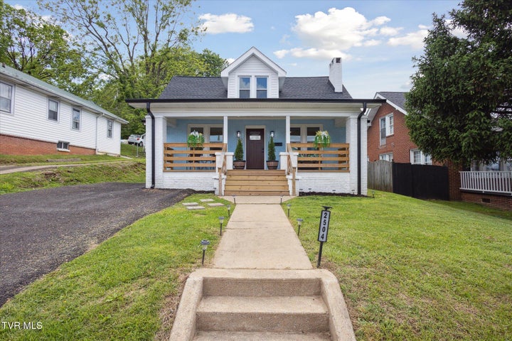 1st photo of 2504 Fort Henry Drive