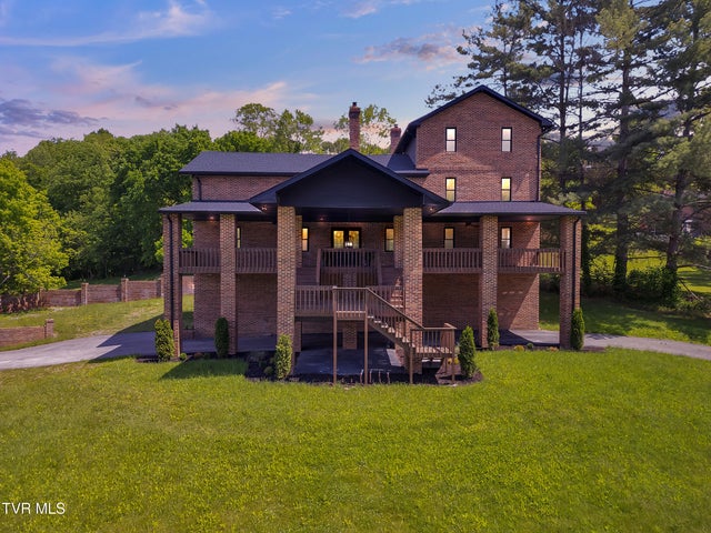 1st photo of 120 Brookfield Drive