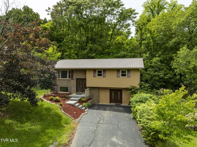 1st photo of 266 Pine Laurel Circle