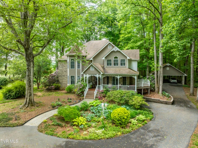 1st photo of 3313 Victoria Court
