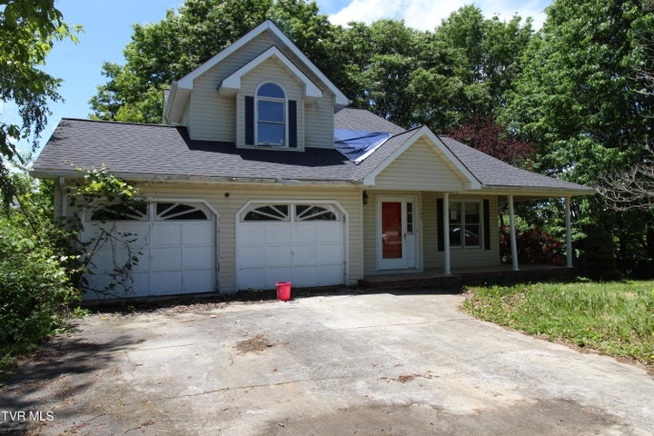 1st photo of 405 Chelsea Circle