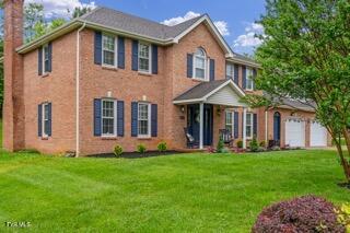 1st photo of 821 Regency Drive