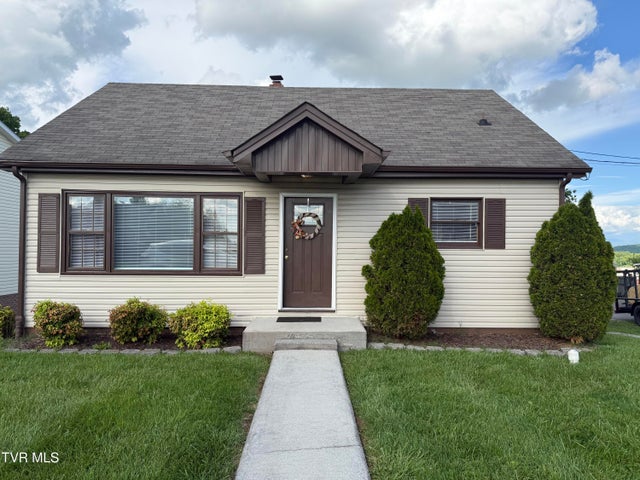 1st photo of 379 Oakland Street