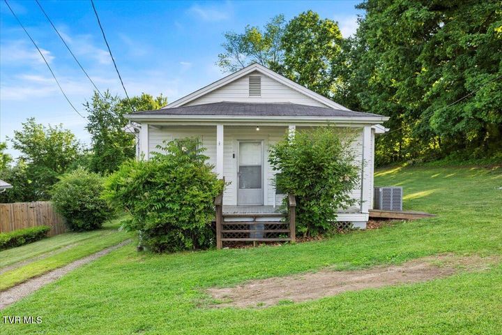 1st photo of 136 Holcomb Street