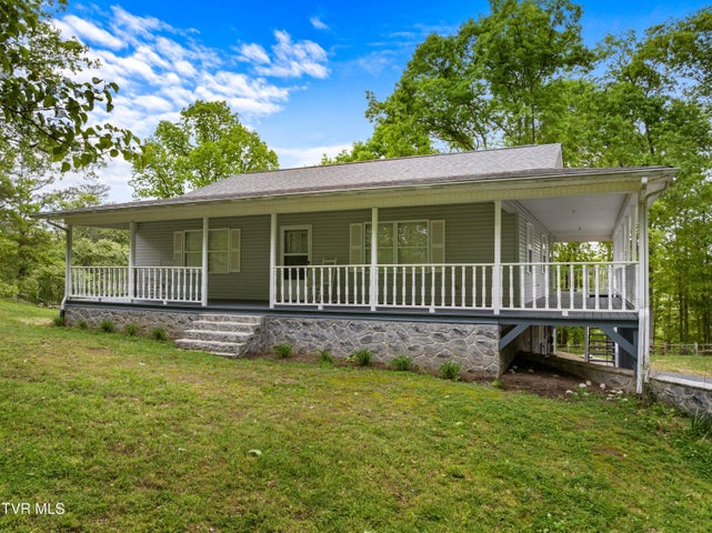 1st photo of 670 Bulls Gap Saint Clair Road