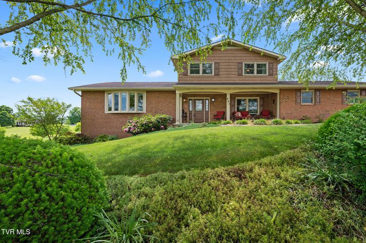 1st photo of 405 Meadow Lark Lane