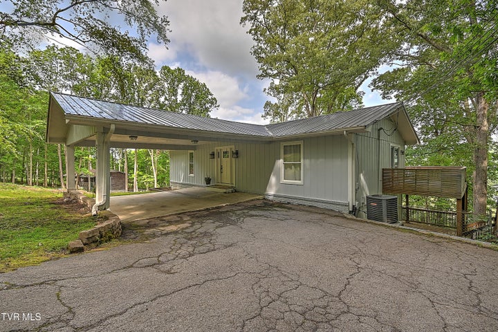 1st photo of 376 Highland Road