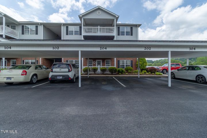 1st photo of 712 Sir Echo Drive