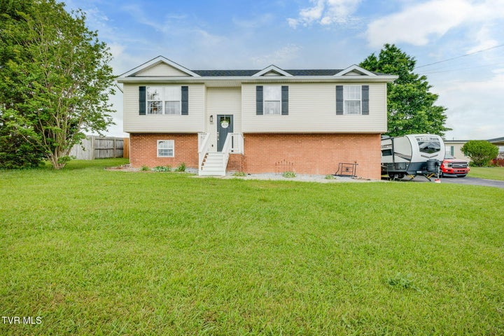 1st photo of 1111 Sycamore Creek Drive