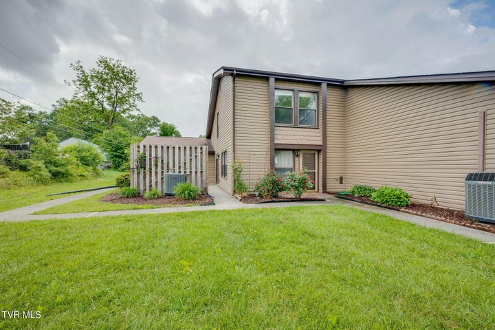 1st photo of 515 Pilgrim Court