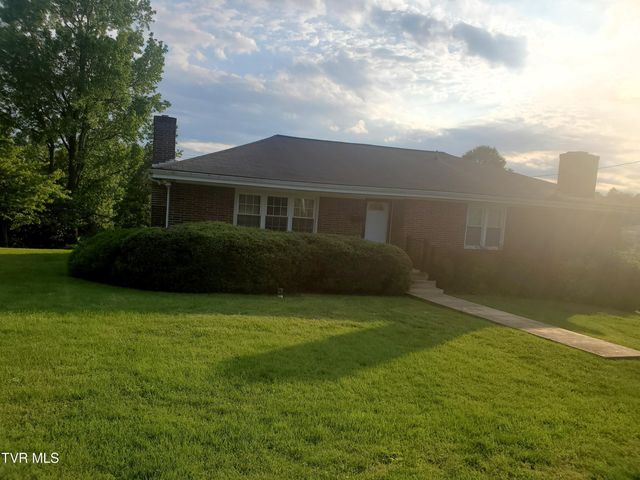 1st photo of 405 7th Street