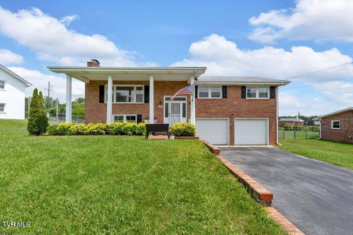 1st photo of 122 Brightridge Drive