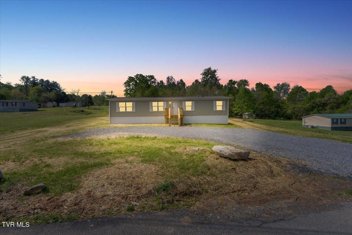 1st photo of 113 Hicks Dr Drive