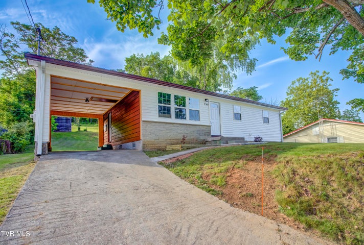 1st photo of 2540 Volunteer Parkway