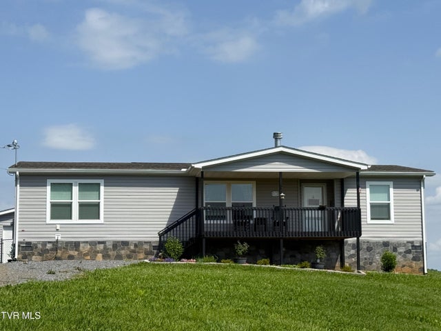 1st photo of 1086 Highland Meadows Way