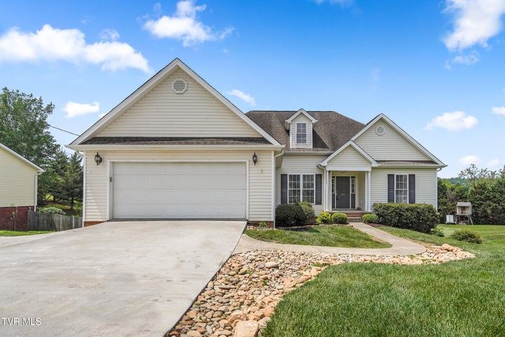 1st photo of 323 Walkers Bend Road