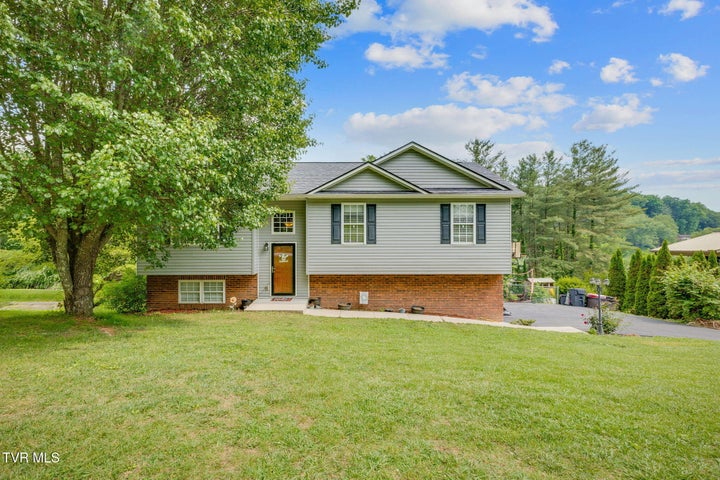 1st photo of 5821 Seneca Drive