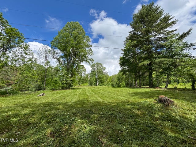 1st photo of 808 Waddell Road