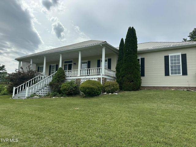 1st photo of 390 Springdale Drive