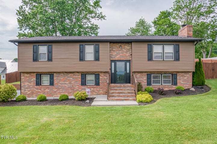 1st photo of 115 Dover Lane