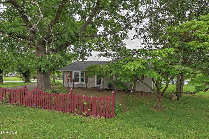 1st photo of 464 Devault Street