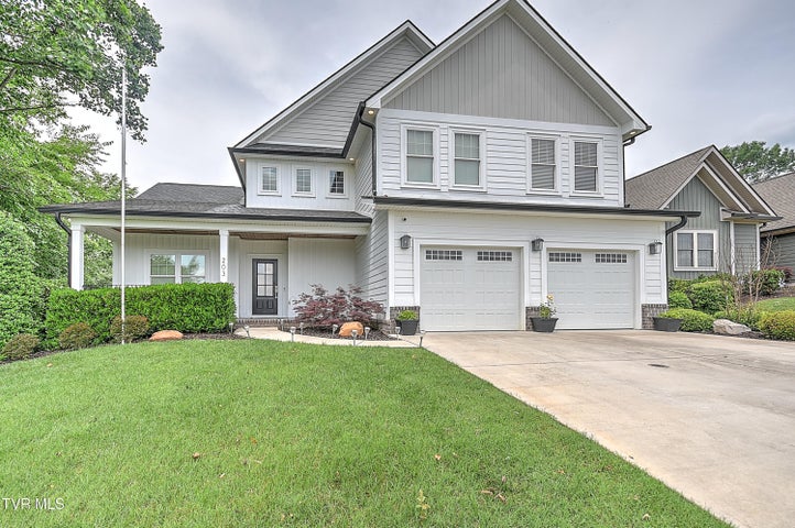 1st photo of 203 Riverwatch Circle