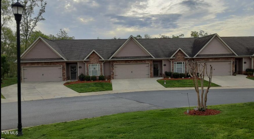 1st photo of 405 Coldwater Drive
