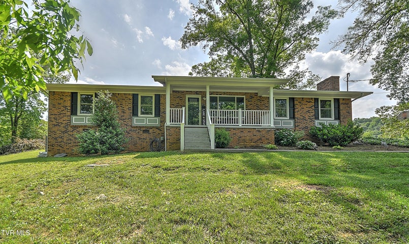 1st photo of 271 Whispering Woods Drive