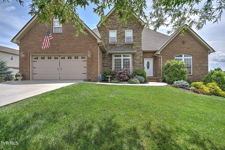 1st photo of 410 Grovemont Place