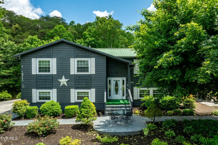1st photo of 524 Mountain View Drive