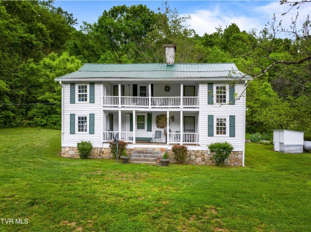 1st photo of 825 Sandy Valley Road