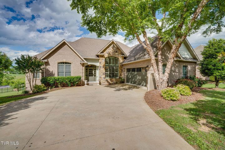 1st photo of 1001 Willows Trace Drive