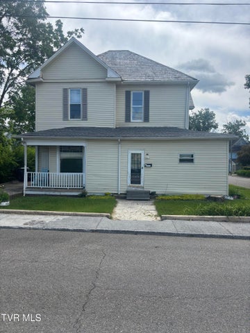 1st photo of 501 Moore St Street