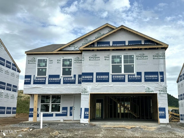 1st photo of 121 Crawford Circle