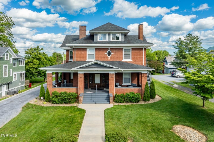 1st photo of 114 Unaka Avenue