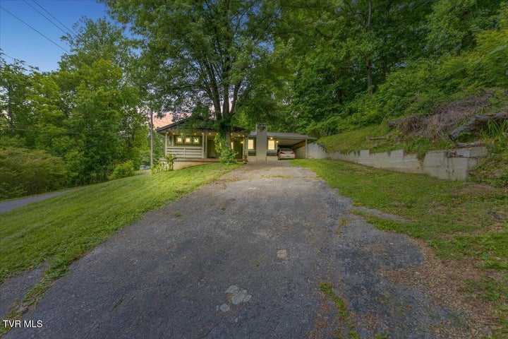 1st photo of 131 Greenlee Road