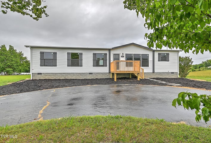 1st photo of 635 Dunham Road