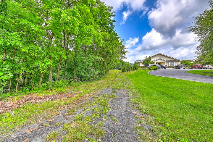 1st photo of 850 Meadow View Road