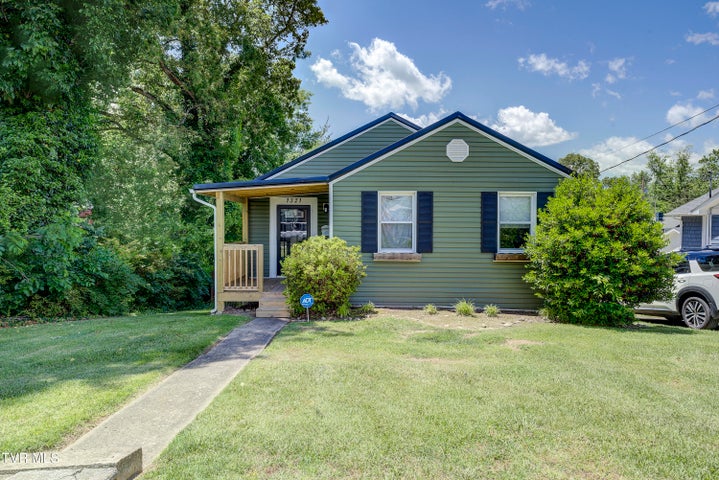 1st photo of 1321 Pineola Avenue
