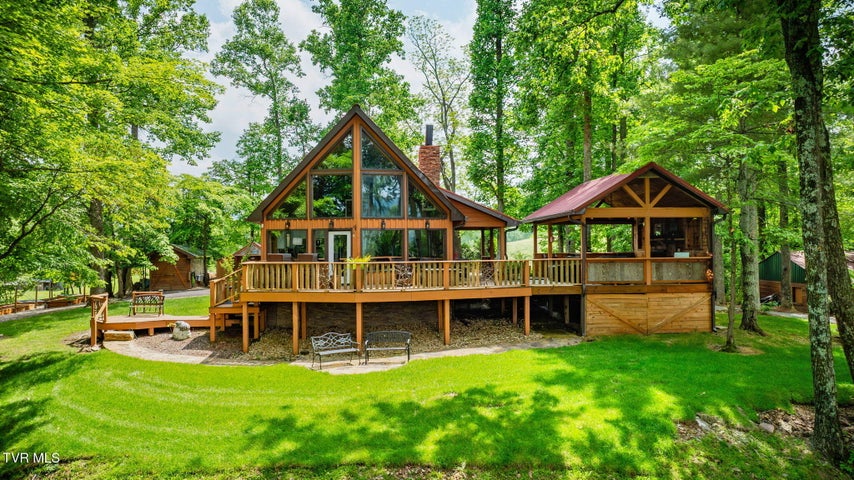 1st photo of 438 Willow Springs Road