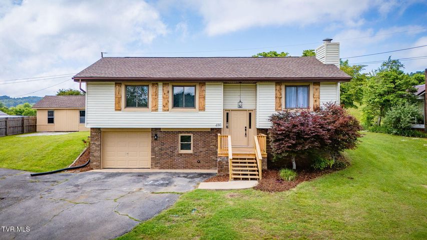 1st photo of 480 Old Hickory Circle