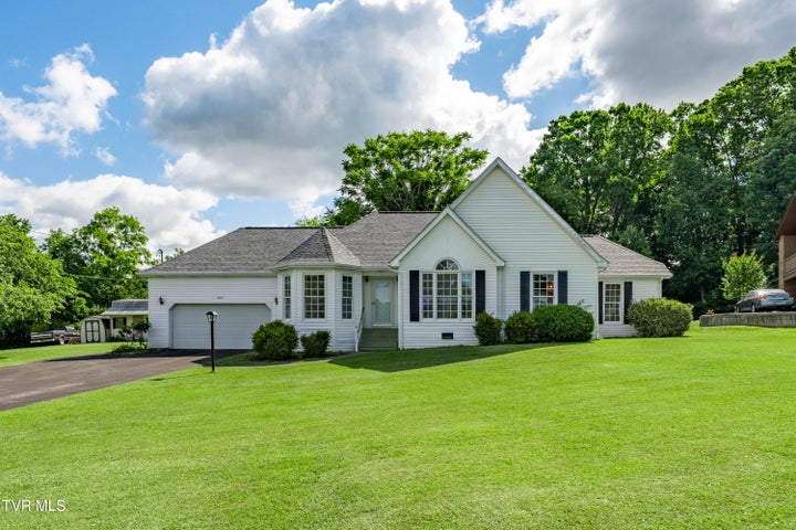 1st photo of 4006 Navaho Drive