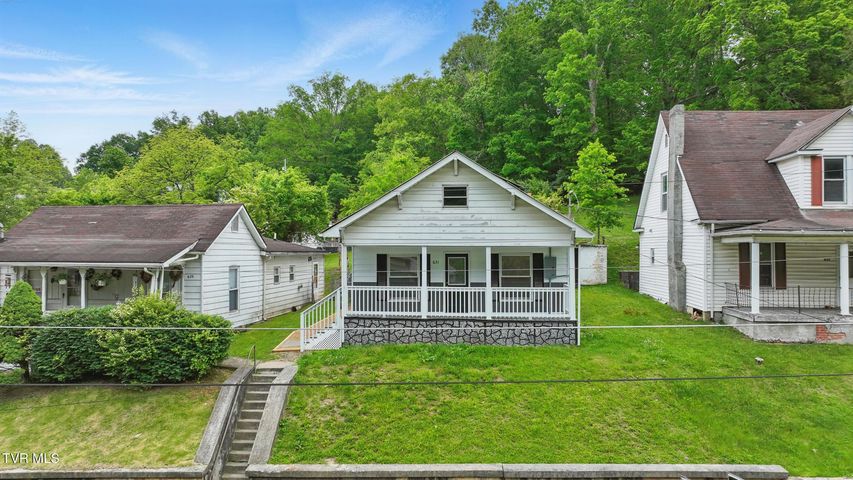 1st photo of 631 Meadow Street