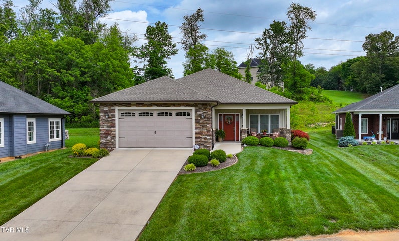 1st photo of 520 Villa Lane