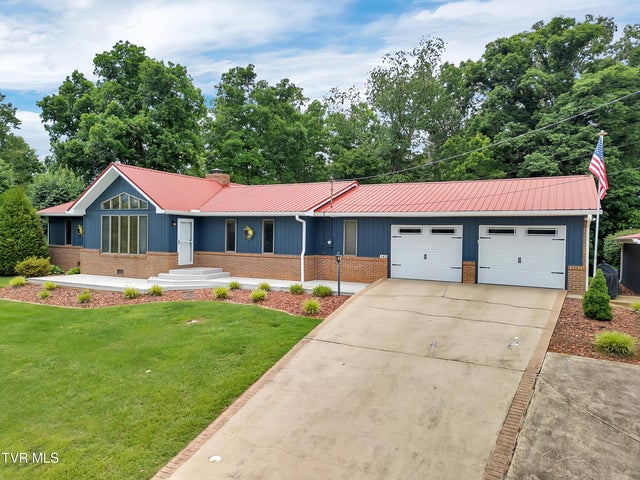 1st photo of 385 Lori Circle