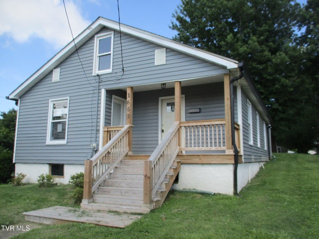 1st photo of 1653 E Street