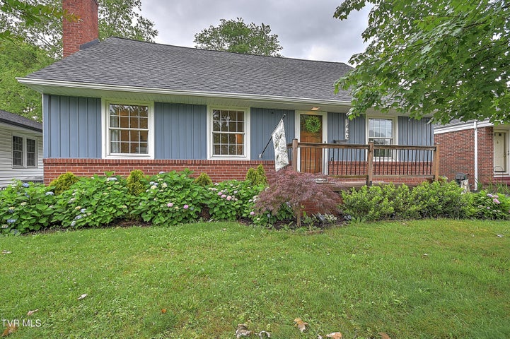 1st photo of 1449 Warpath Drive