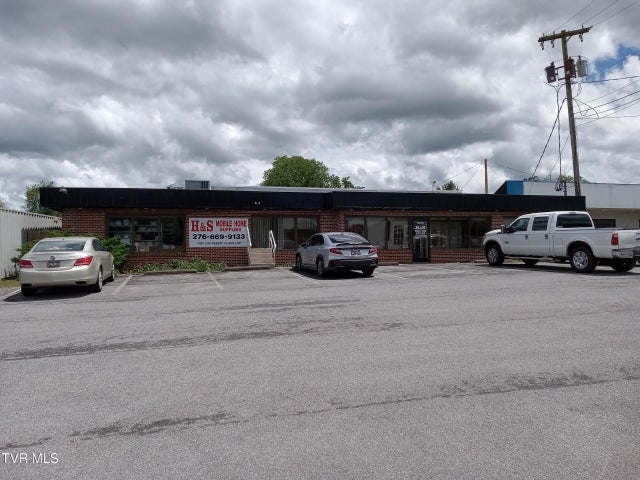 1st photo of 16076 Lee Highway