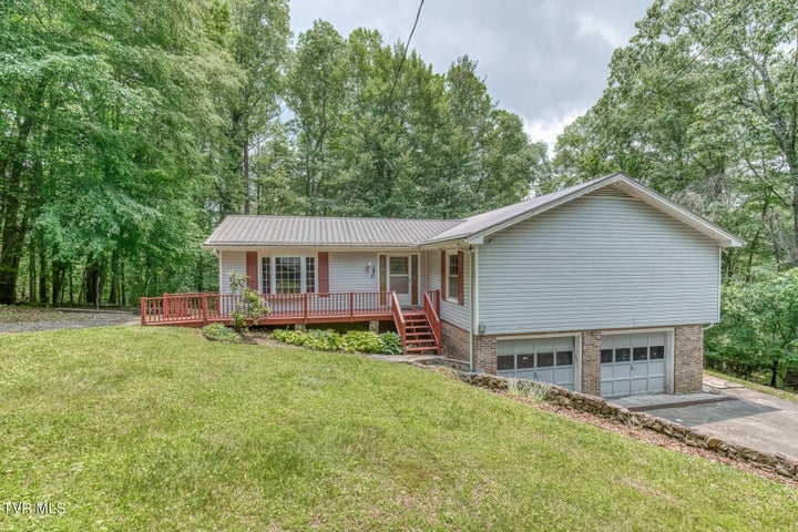 1st photo of 390 Hillcrest Drive